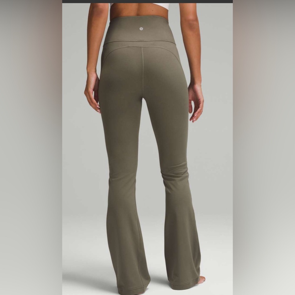 Lululemon Groove Super-High-Rise Flared‎ Pant Nulu *Regular-Army Green